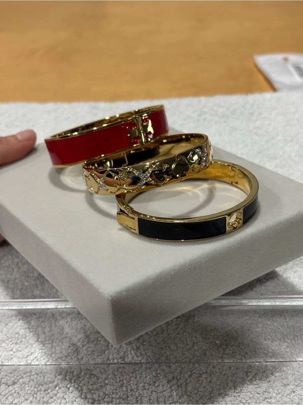 Lot of 3 kate spade and Tory Burch bangles - Picture 3 of 15